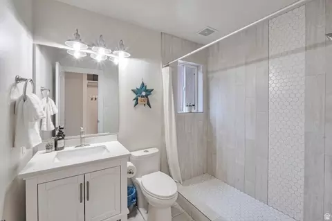Bath - 544 S Carterville E, Orem, UT 84097 photo 1 of 3