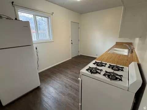 Kitchen - 8775 S 40 E, Sandy, UT 84070 photo 3 of 3