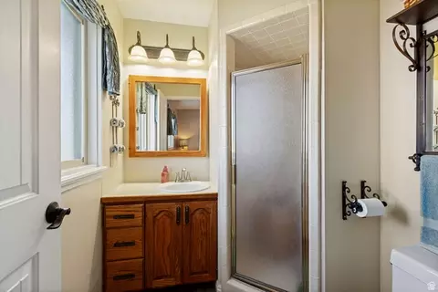 Bath - 835 S 530 E, Spanish Fork, UT 84660 photo 2 of 3