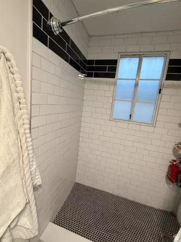Bath - 12431 S 700 E, Draper, UT 84020 photo 2 of 6