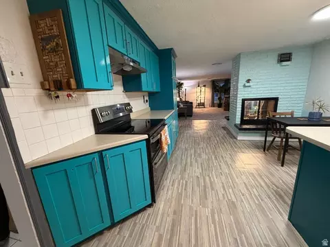 Kitchen - 12431 S 700 E, Draper, UT 84020 photo 2 of 8