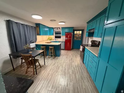 Kitchen - 12431 S 700 E, Draper, UT 84020 photo 4 of 8