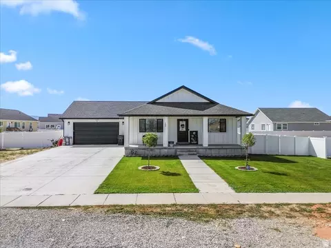 Exterior - 130 E 300 N, Centerfield, UT 84622 photo 1 of 7