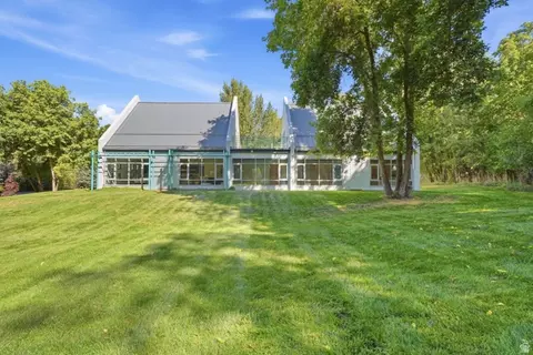 Exterior - 498 E 300 S, Logan, UT 84321 photo 3 of 5
