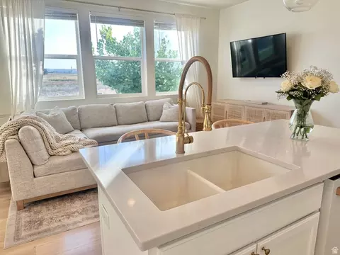 Kitchen - 1716 N 1230 E, Payson, UT 84651 photo 3 of 5