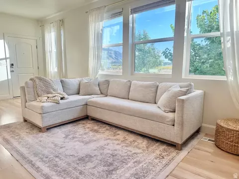 Living - 1716 N 1230 E, Payson, UT 84651 photo 2 of 5