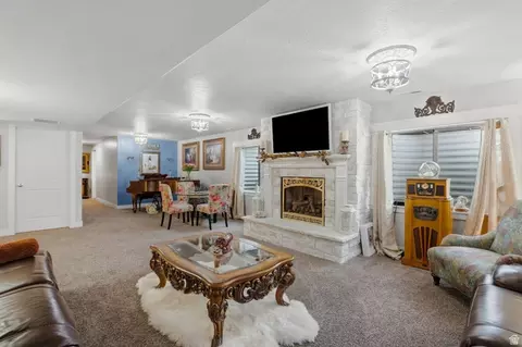 Living - 864 S 100 E, Salem, UT 84653 photo 9 of 9
