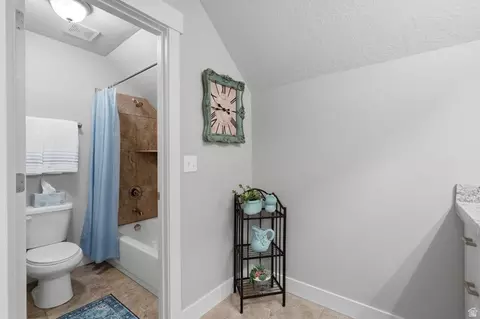 Bath - 864 S 100 E, Salem, UT 84653 photo 5 of 6