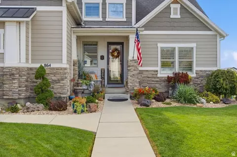 Exterior - 864 S 100 E, Salem, UT 84653 photo 4 of 13