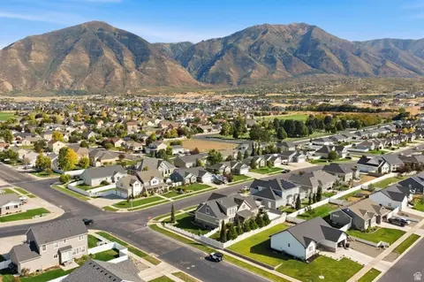 View/Area - 864 S 100 E, Salem, UT 84653 photo 4 of 8