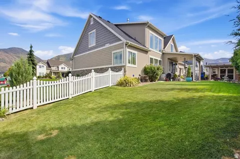 Exterior - 864 S 100 E, Salem, UT 84653 photo 11 of 13