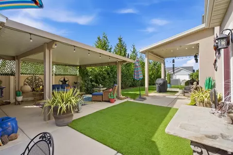 Exterior - 864 S 100 E, Salem, UT 84653 photo 5 of 13