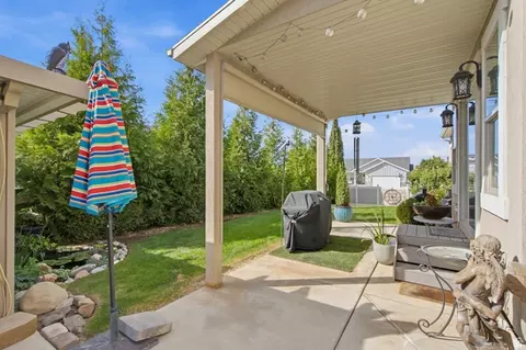 Exterior - 864 S 100 E, Salem, UT 84653 photo 10 of 13