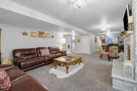 Living - 864 S 100 E, Salem, UT 84653 photo 8 of 9