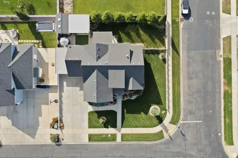 View/Area - 864 S 100 E, Salem, UT 84653 photo 1 of 8