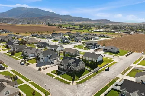 View/Area - 864 S 100 E, Salem, UT 84653 photo 2 of 8