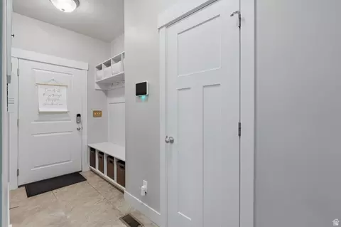 Entry Way - 864 S 100 E, Salem, UT 84653 photo 3 of 8