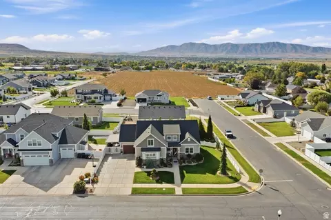 View/Area - 864 S 100 E, Salem, UT 84653 photo 7 of 8