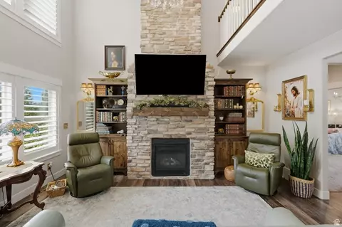 Living - 864 S 100 E, Salem, UT 84653 photo 3 of 9