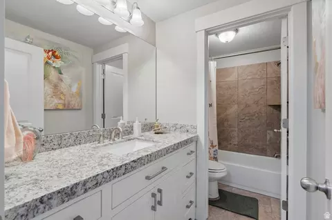 Bath - 864 S 100 E, Salem, UT 84653 photo 6 of 6