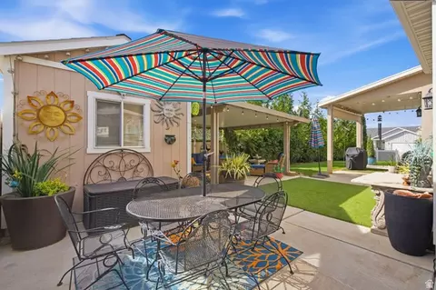 Exterior - 864 S 100 E, Salem, UT 84653 photo 9 of 13