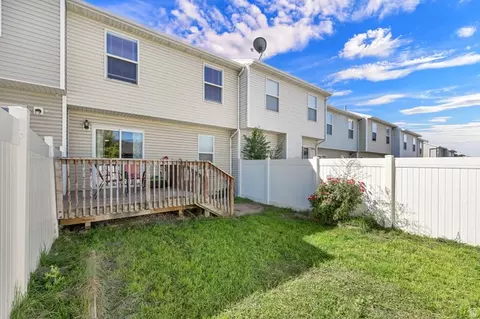 Exterior - 441 E 500 S, Clearfield, UT 84015 photo 6 of 8