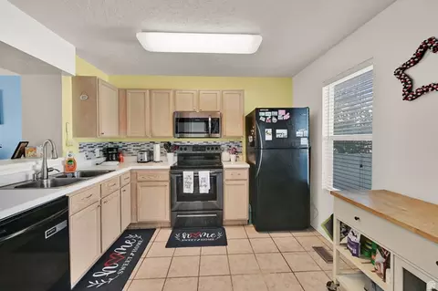 Kitchen - 441 E 500 S, Clearfield, UT 84015 photo 1 of 3