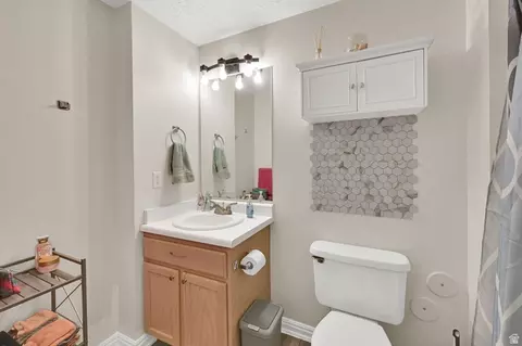 Bath - 441 E 500 S, Clearfield, UT 84015 photo 2 of 2