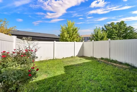 Exterior - 441 E 500 S, Clearfield, UT 84015 photo 8 of 8