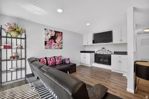 Living - 1306 S 200 W #29, Bountiful, UT 84010 photo 1 of 2
