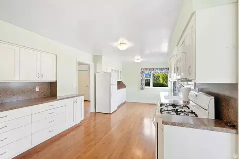 Kitchen - 98 E 400 S, Providence, UT 84332 photo 1 of 4