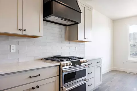 Kitchen - 375 W Ascent Dr #265, Hideout, UT 84036 photo 5 of 6