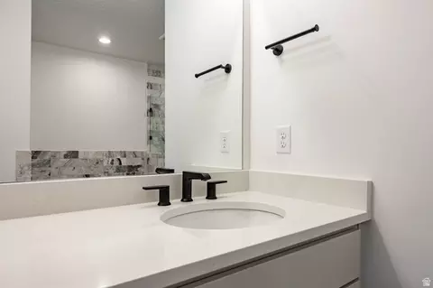 Bath - 375 W Ascent Dr #265, Hideout, UT 84036 photo 5 of 7