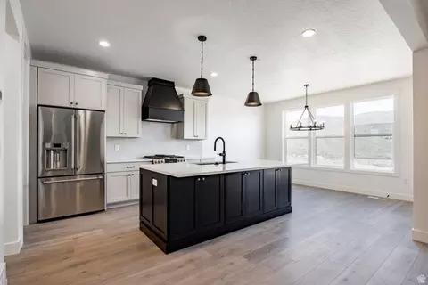 Kitchen - 375 W Ascent Dr #265, Hideout, UT 84036 photo 2 of 6