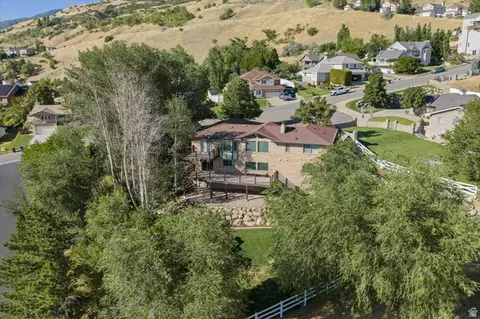 View/Area - 254 E 1825 N, Centerville, UT 84014 photo 2 of 8