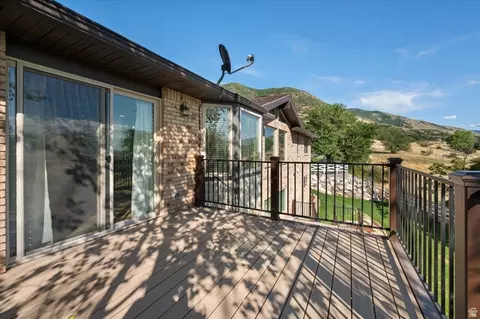 Exterior - 254 E 1825 N, Centerville, UT 84014 photo 9 of 34
