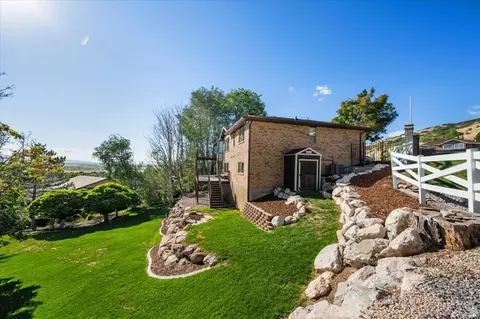 Exterior - 254 E 1825 N, Centerville, UT 84014 photo 24 of 34