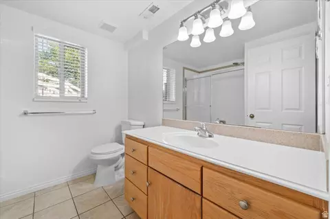 Bath - 254 E 1825 N, Centerville, UT 84014 photo 6 of 7