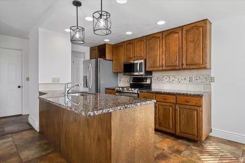 Kitchen - 254 E 1825 N, Centerville, UT 84014 photo 2 of 3