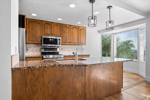 Kitchen - 254 E 1825 N, Centerville, UT 84014 photo 1 of 3