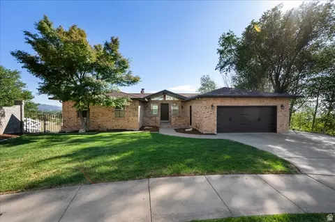 Exterior - 254 E 1825 N, Centerville, UT 84014 photo 2 of 34