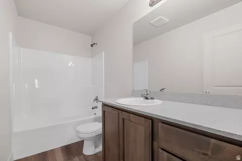 Bath - 4015 S Woodland Ave W #MV 325, Mapleton, UT 84664 photo 2 of 2