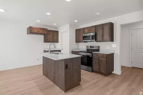 Kitchen - 4015 S Woodland Ave W #MV 325, Mapleton, UT 84664 photo 1 of 2