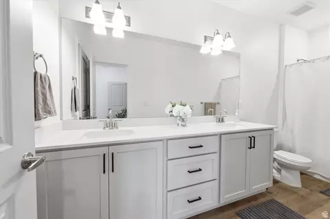 Bath - 2303 E 830 S #14, Spanish Fork, UT 84660 photo 1 of 3