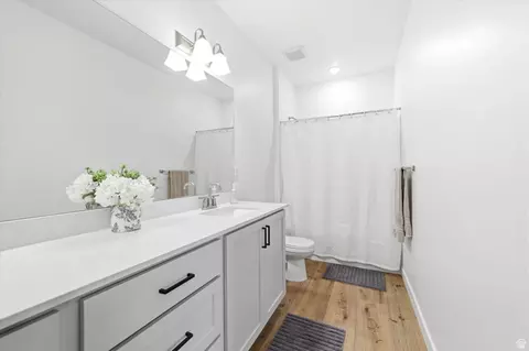 Bath - 2303 E 830 S #14, Spanish Fork, UT 84660 photo 2 of 3