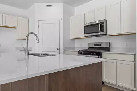 Kitchen - 1986 E Belmont Ln #316, Salem, UT 84653 photo 5 of 5