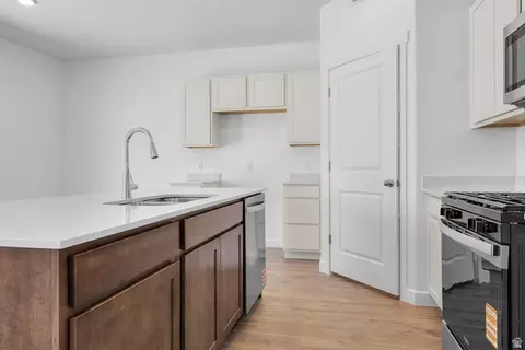 Kitchen - 1986 E Belmont Ln #316, Salem, UT 84653 photo 2 of 5