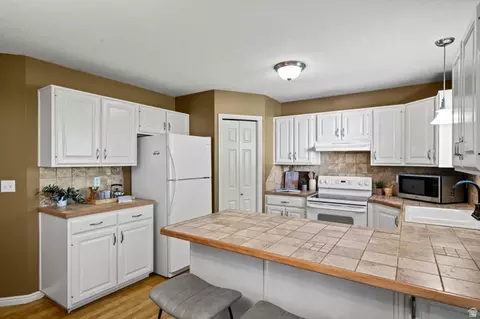 Kitchen - 1789 N 800 E, North Ogden, UT 84414 photo 3 of 3
