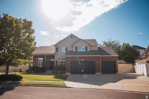 Exterior - 2767 S Irene Dr E, Bountiful, UT 84010 photo 4 of 15