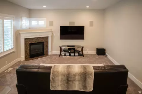 Living - 2767 S Irene Dr E, Bountiful, UT 84010 photo 5 of 8